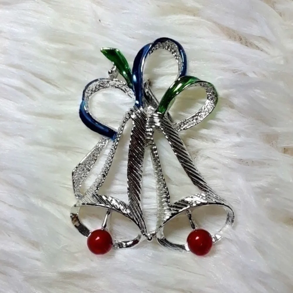 Gerrys Signed Holiday Bell Brooch